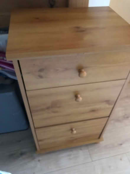 Photo of free small unit with draws (N19 Archway) #2