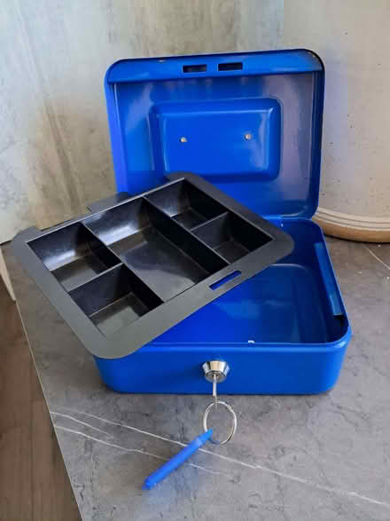 Photo of free Petty cash box with key (New Malden KT3) #3