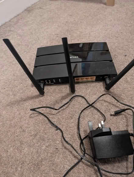 Photo of free Tp-link n600 WiFi router (Lee Green, SE13) #1