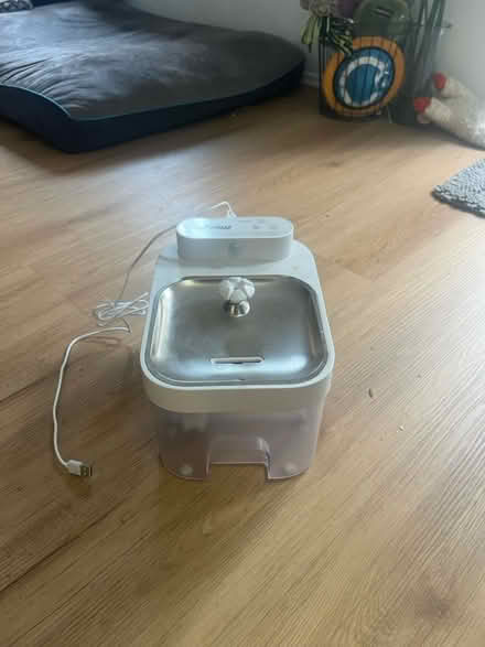 Photo of free Cat water fountain (Meadowbrook, North Seattle) #4