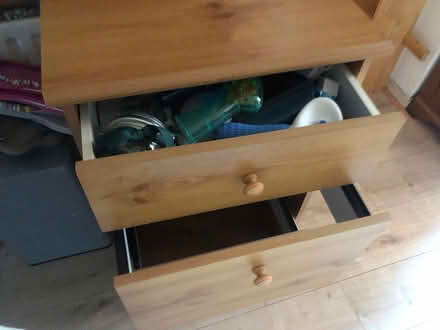 Photo of free small unit with draws (N19 Archway) #3