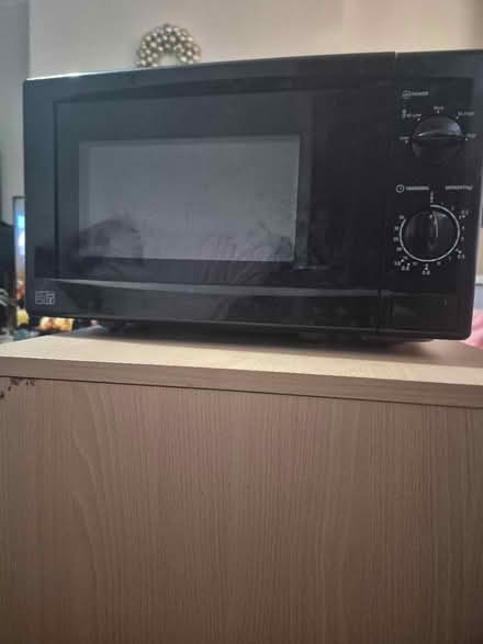 Photo of free 700w black Home George microwave (Bradford, BD3) #3