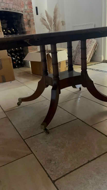 Photo of free Beautiful Extendable Dining Table (Hawkeridge BA13) #2