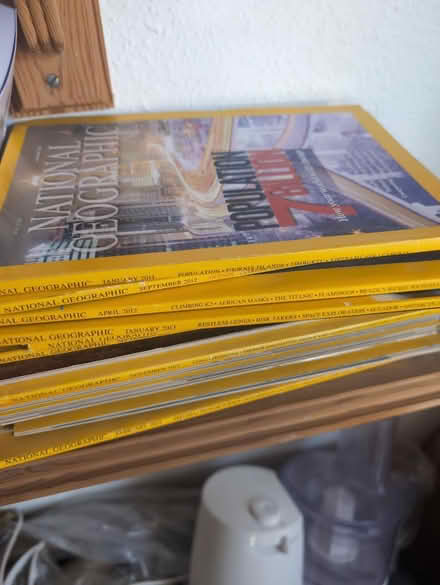 Photo of free National Geographic Magazines (Old Coulsdon CR5) #1