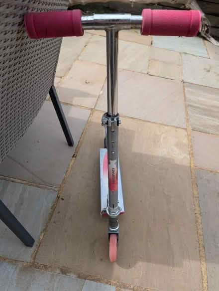 Photo of free Kids small scooter (Berkhamsted HP4) #3