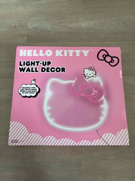 Photo of free Hello Kitty Wall Light (Mount Vernon Triangle) #1