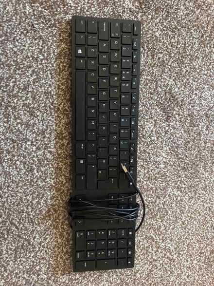 Photo of free Wired hp Keyboard (High Wycombe HP12) #1