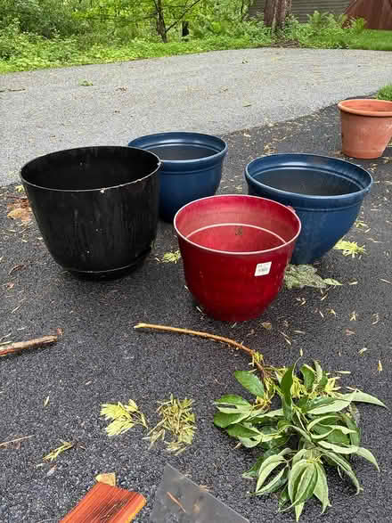Photo of free Large planters - 4 (19317) #1