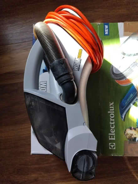 Photo of free Car vacuum cleaner (Tilehurst, Reading) #1