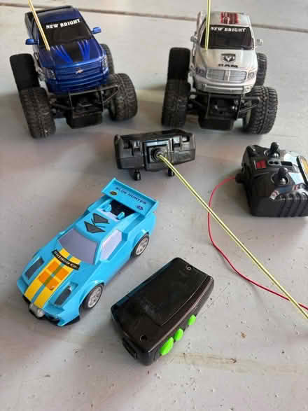 Photo of free Remote control vehicles (Hwy 76, Rancho Del Oro, O’side) #1
