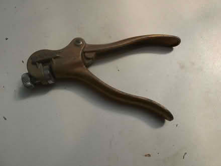 Photo of free saw set for setting teeth on saw blades (Whitestake PR4) #1
