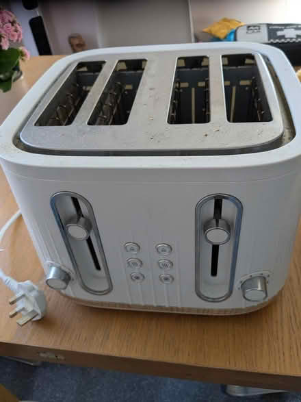 Photo of free Four slot toaster (Holland on Sea CO15 5SY) #1