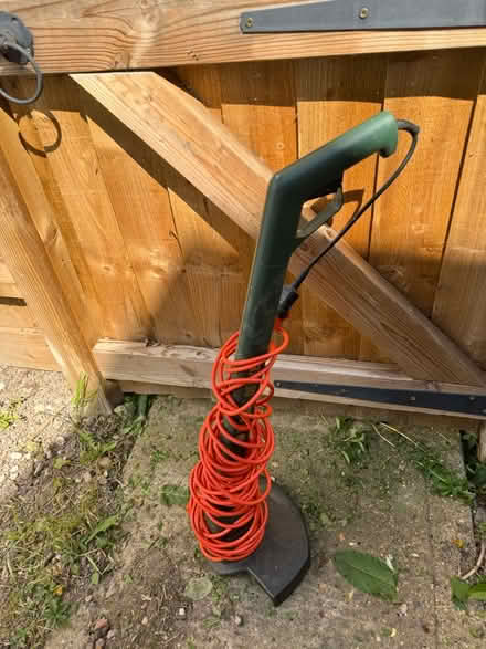 Photo of free Black & Decker gardern strimmer (CB1) #2