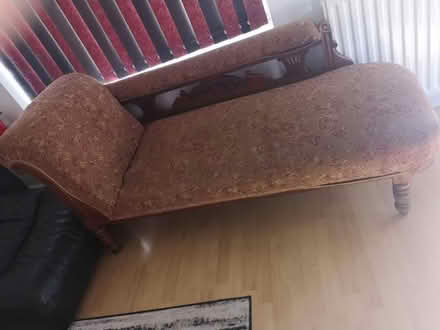 Photo of free Antique Victorian chaise lounge (Hayes) #4