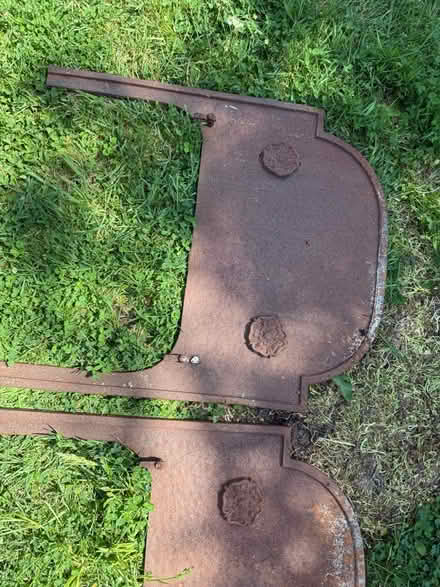 Photo of free Victorian iron fire backs waffle (BN7) #3