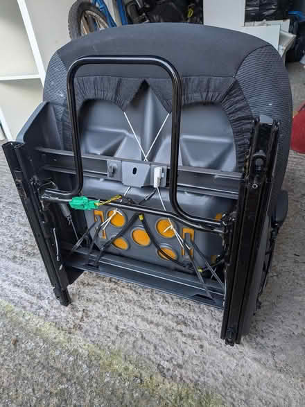 Photo of free Aygo, C1, 107 car seat 2007 (BS14) #4