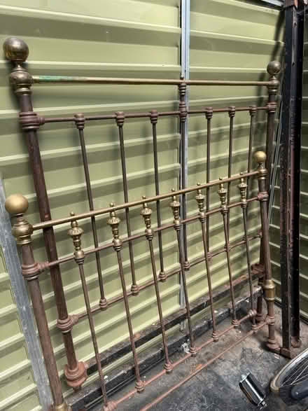 Photo of free Victorian 4ft cast iron double bef (bn71ad BN7) #2