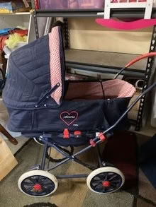 Photo of free Vintage stroller/bassinet (20874) #2