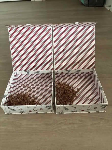Photo of free Holiday Gift Boxes (2) (Mount Vernon Triangle) #2