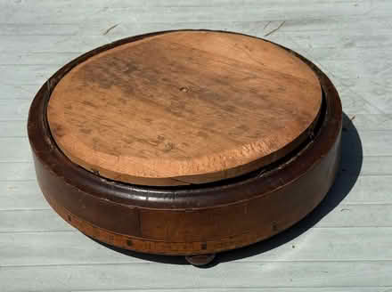 Photo of free Victorian footstool (Camden BA1) #1