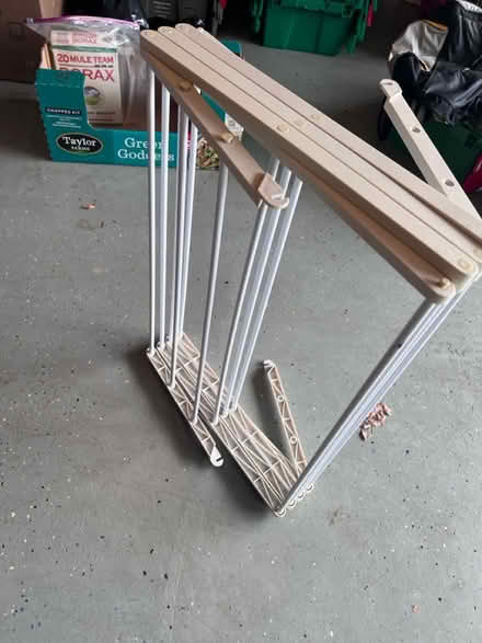 Photo of free Clothes drying rack (Laurel) #1