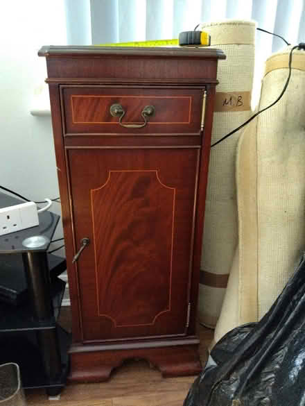Photo of free Small cabinet - 83 x 37 x 27 cm (Tilehurst, Reading) #1