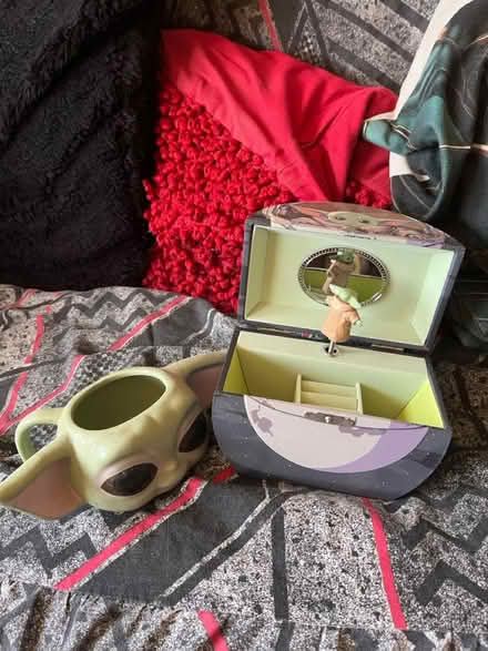Photo of free Star Wars mug and jewellery box (Camberwell SE5) #1