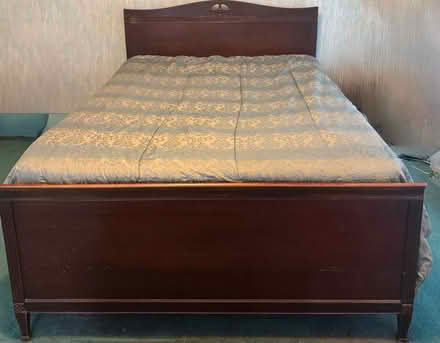 Photo of free Bedroom set, vintage hardwood (Tecumseh near downtown.) #3