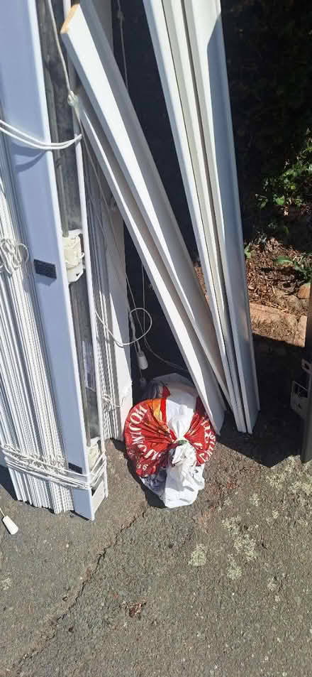 Photo of free 5 top quality white wooden blinds (Welling DA16) #3