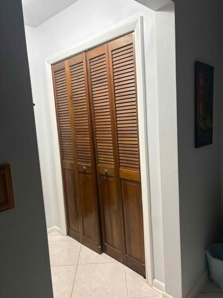 Photo of free 4 wood bi fold closet doors (Pembroke Pines) #3