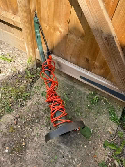 Photo of free Black & Decker gardern strimmer (CB1) #3
