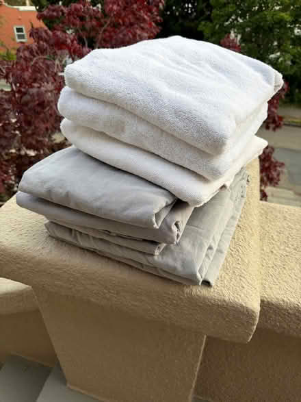 Photo of free 3 full fitted sheets. 3 bath towels (94707) #1