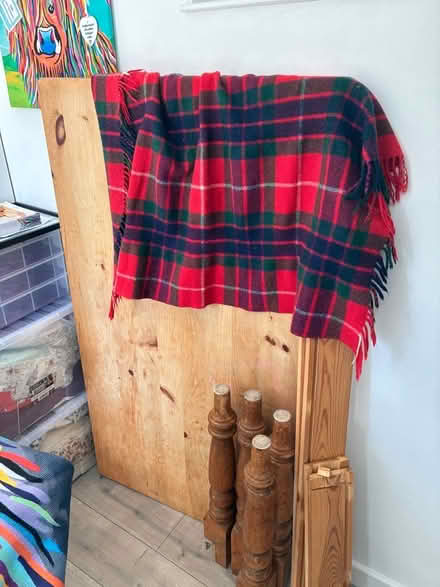 Photo of free Pine dining table, easy fix for diy expert (Tilehurst RG31) #4