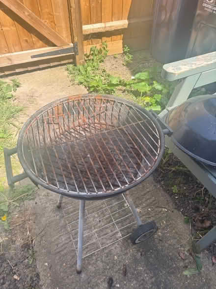 Photo of free BBQ on wheels (CB1) #2