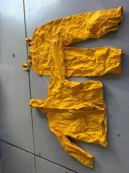 Photo of free Rain gear (Hwy 76, Rancho Del Oro, O’side) #1