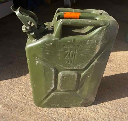 Photo of free 20l metal Jerry can (Calcot RG31) #1
