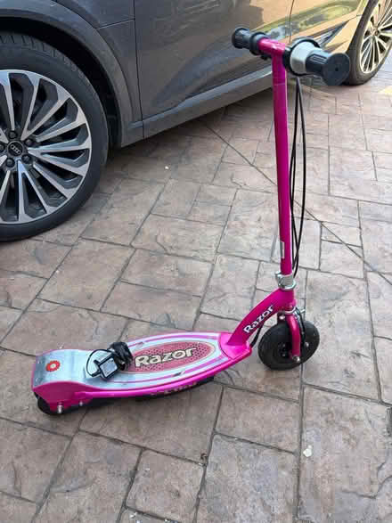 Photo of free Razor Child Elec. Scooter&Charger (Chester CH3) #1