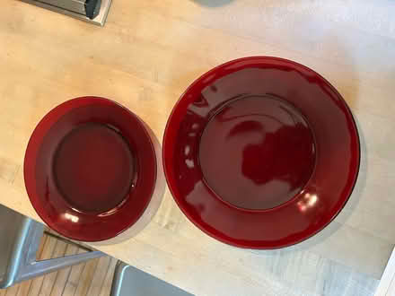 Photo of free Red glass plates (Wilmette) #2