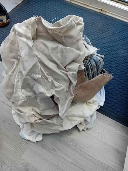 Photo of free Packaging-bubble wrap/small towels (Blandford DT11) #2