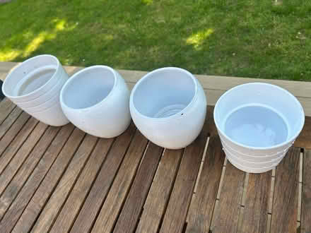Photo of free 4 white ceramic planters (Wimbledon Park SW19) #2