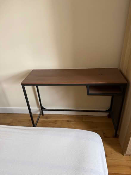 Photo of free Desk/table (Lancaster Gate W2) #1