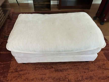 Photo of free A beige ottoman (Upper West Side) #1