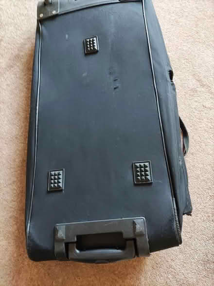 Photo of free Large zipped travel bag (AL4) #2