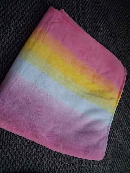 Photo of free Childrens Throws/Blanket (Bulwell NG6) #2