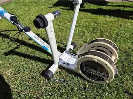 Photo of free CatEye CS-1000 Cyclosimulator Bike Trainer (Ellenbrook M28) #2