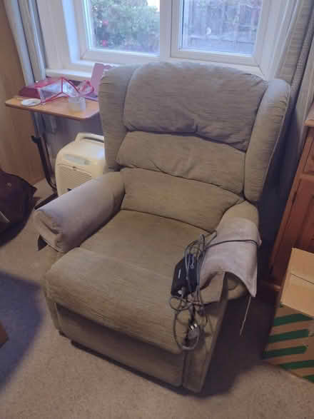 Photo of free Electric riser and recliner chair (Bournemouth, BH7) #1