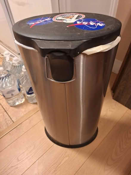 Photo of free Garbage can (Encino/Tarzana) #1