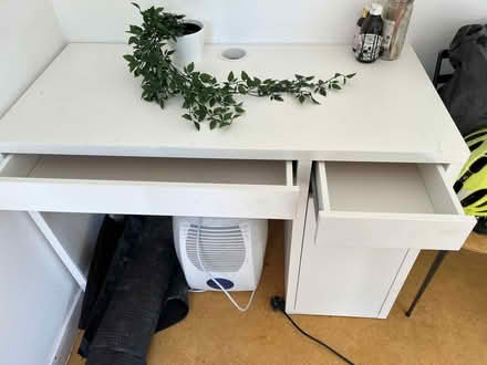Photo of free Ikea Micke desk 105cm long X 50cm deep White (Newhaven EH6) #2