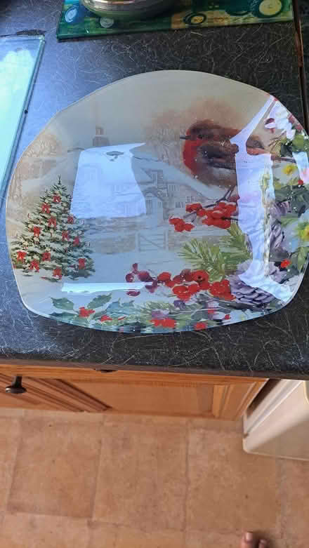 Photo of free Glass Xmas plate (Littlehaven) #1