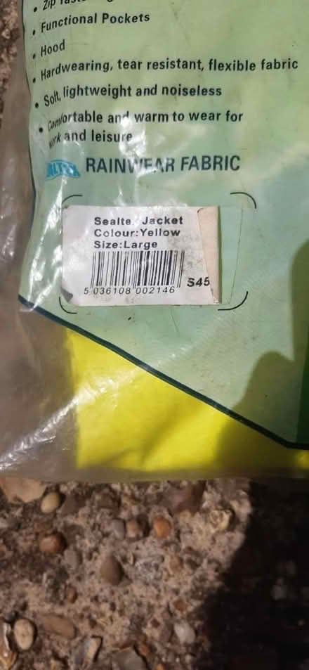 Photo of free Waterproof jacket (HP21 Aylesbury) #3